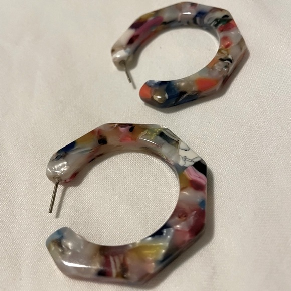 Assortment of 3 Sets of Earrings - Acrylic Multicolor Hoops, Rattan, and Gold - Picture 6 of 8